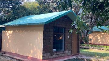 Deluxe Cottage, Garden View | Premium bedding, pillow-top beds, free WiFi, bed sheets