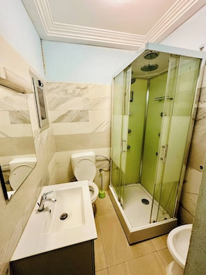 Villa, 3 Bedrooms, Smoking, Balcony | Bathroom