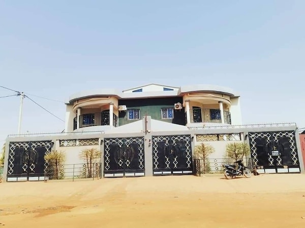 Villa Amina Splendid Elegant Structure - Uagadugú