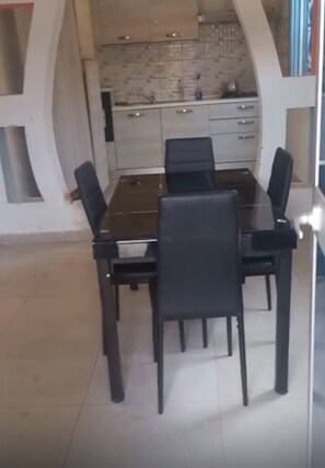 Villa, 3 Bedrooms, Smoking, Balcony | Dining
