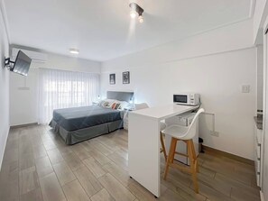 Departamento, 1 habitación, para fumadores, balcón | Comedor