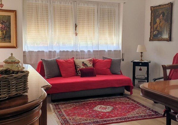 Apartment, 2 Bedrooms, Smoking, Balcony | Living area