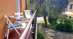 Apartment, 2 Bedrooms, Smoking, Balcony | Property grounds