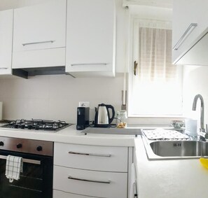 Apartment, 2 Bedrooms, Smoking, Balcony | Private kitchen