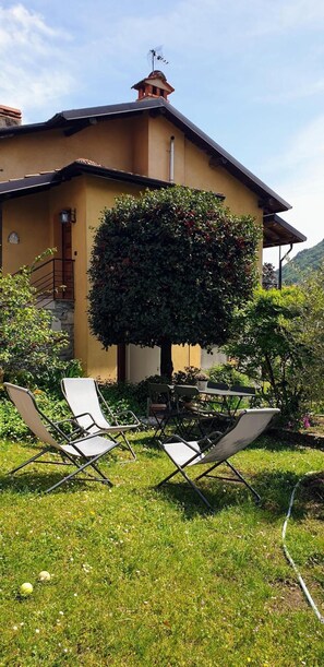 Apartment, 2 Bedrooms, Smoking, Balcony | Property grounds