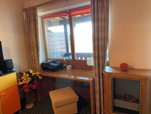 Apartment, 1 Bedroom, Smoking, Balcony | Interior