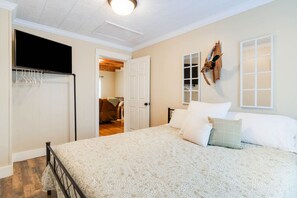 3 bedrooms, iron/ironing board, travel cot, WiFi