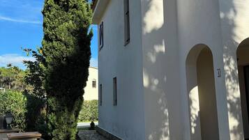 Enceinte de lâhĂ©bergement