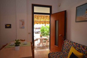 Apartment (Ferienwohnung mit Pool und Klima (VEN) | Balcony