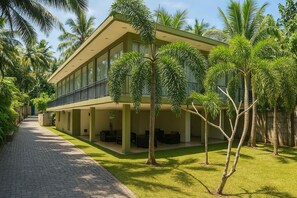 Exterior - Moi Dambulla by DBI (Dambulla)