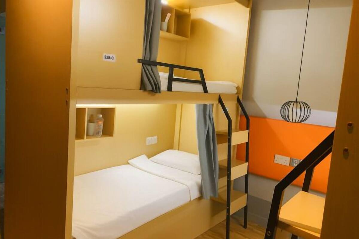 1 dormitorio, caja fuerte, escritorio