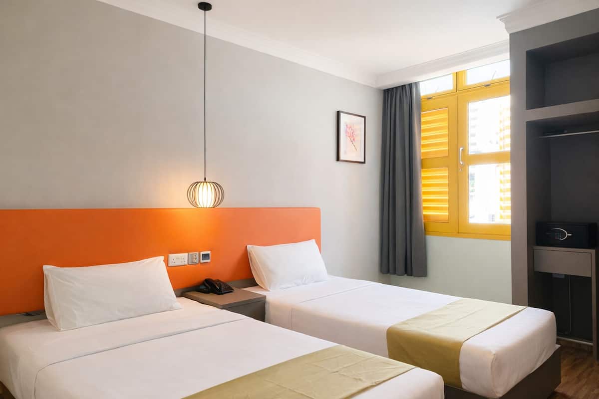 Deluxe Twin, Window | In-room safe, desk, laptop workspace, free WiFi