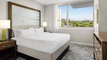 3 bedrooms, desk, iron/ironing board, travel crib