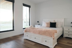 4 bedrooms, iron/ironing board, travel cot, WiFi - Villa Rossi Esplanade 4 bdrm 2,5 bath 2 lounge (Aldinga Beach)