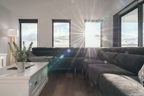 TV - Villa Rossi Esplanade 4 bdrm 2,5 bath 2 lounge (Aldinga Beach)