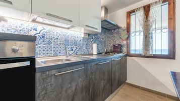 Kühlschrank, Ofen, Herdplatte, Geschirrspüler