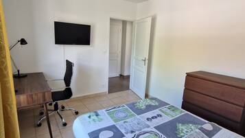 2 Schlafzimmer, Bügeleisen/Bügelbrett, WLAN, Bettwäsche