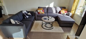Smart TV - Magnificent apartment  (Prévessin-Moëns)
