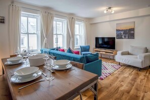 32-inch TV with cable channels