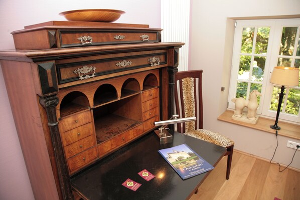 Basic Double Room, Garden View | Free WiFi - ZI Antonia mit Kirchplatzblick (Heek)