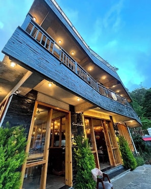 Front of property - The Cozy Acorn Resort (Nainital)