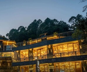 Front of property - The Cozy Acorn Resort (Nainital)