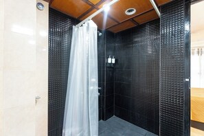 Premium-Doppelzimmer | Badezimmer