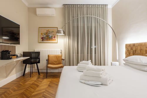 ピエール カッポーニ 17 ルーム & スイーツ