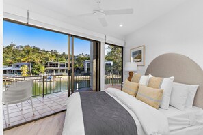 2 bedrooms, iron/ironing board, free WiFi, bed sheets - Riverfront Apartment 350m from Noosa Main Beach! (Noosa)