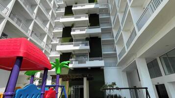 Área de juegos infantiles al aire libre