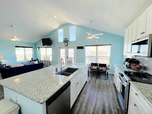 Fridge, microwave, oven, stovetop - Seaside Solace - Quiet, Peaceful, Island Escape (Freeport)