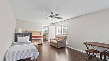 4 chambres, fer et planche à repasser, Wi-Fi gratuit, draps fournis