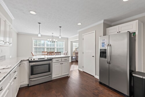 4 bed/2 bath across from Sand Mountain Park