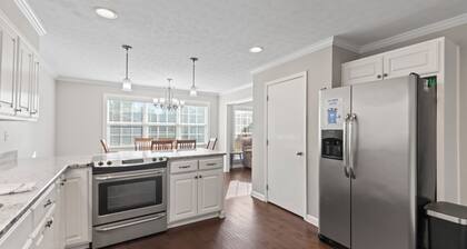 4 bed/2 bath across from Sand Mountain Park