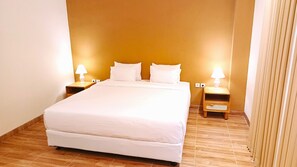 Ducha, artículos de higiene personal gratuitos, toallas y jabón