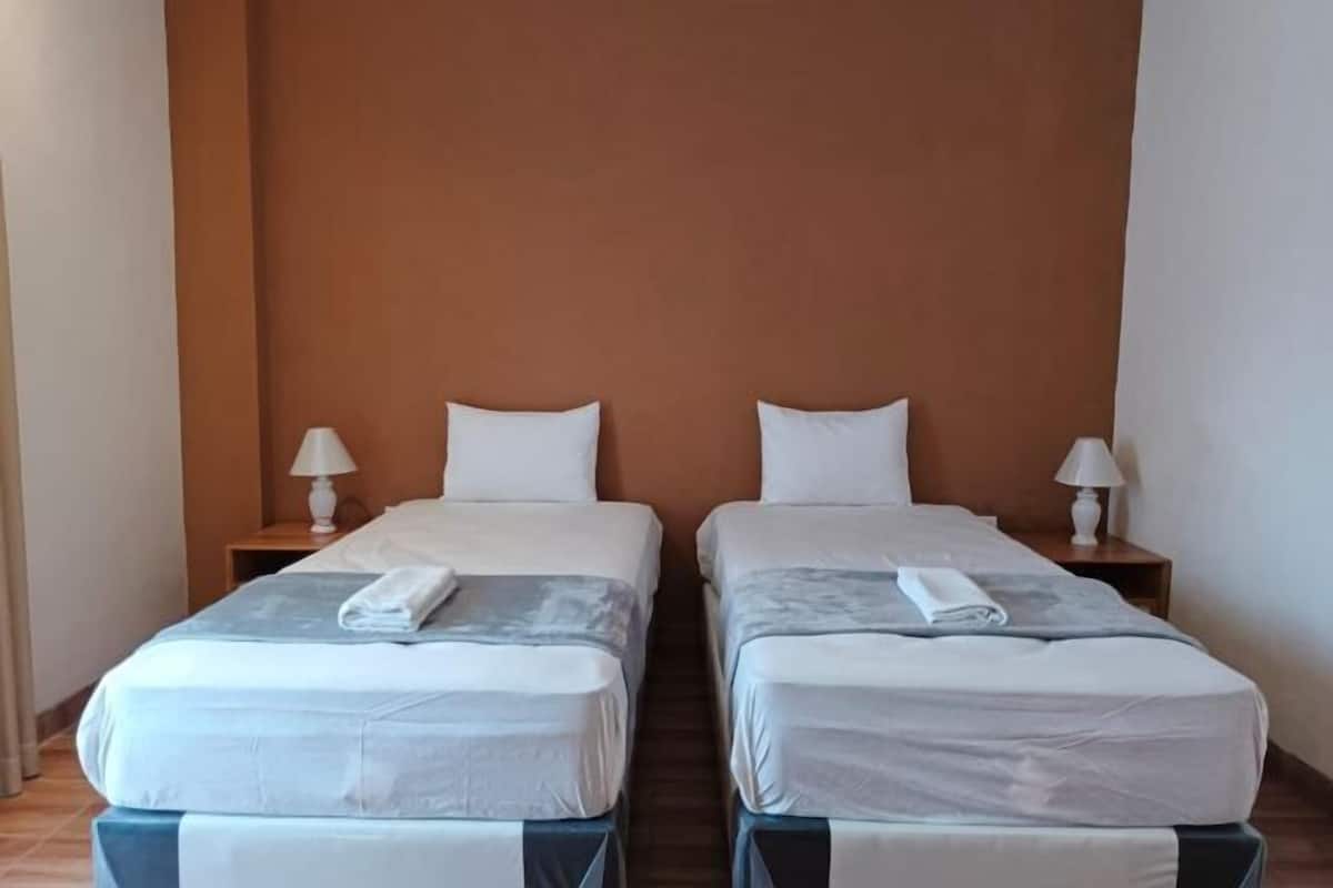 Free minibar, desk, bed sheets