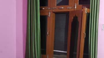 Deluxe Double Room | Free WiFi, bed sheets