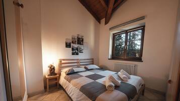 Kahden hengen perushuone, 1 parisänky | Ilmainen Wi-Fi