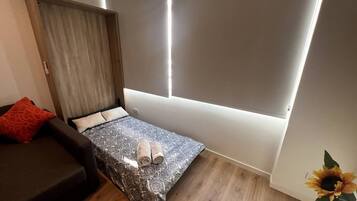 1 bedroom, iron/ironing board, WiFi (free), bed sheets