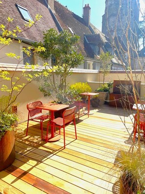 Terrace/patio - FÓLKLORE BOUTIQUE HOTEL (Sancerre)