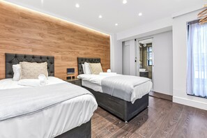 5 chambres, bureau, fer et planche à repasser, Wi-Fi gratuit