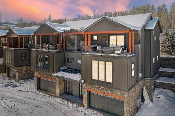 Exterior - Downtown Villa 155 I Private Hot Tub I Great Views I Bunk Room I Discounted Attractions (Winter Park)