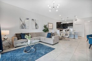 TV, offices - Family townhome near Disney w/ resort access (Davenport)