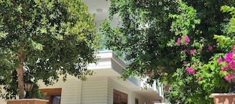 Lara Breeze Homes
