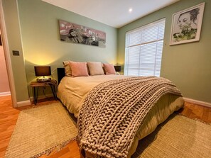 2 bedrooms, iron/ironing board, free WiFi