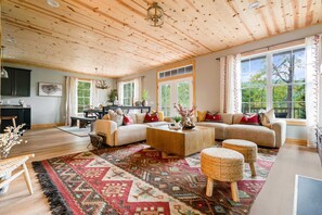 Télévision, cheminée