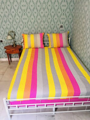 2 bedrooms, desk, free WiFi, bed sheets