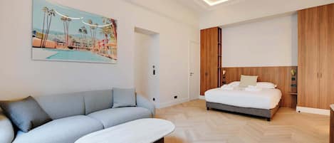 1 slaapkamer, een strijkplank/strijkijzer, wifi, beddengoed