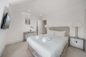 2 bedrooms, iron/ironing board, travel cot, WiFi - Nice 2 bedroom 2 bathroom,Harrods View (Greater London)