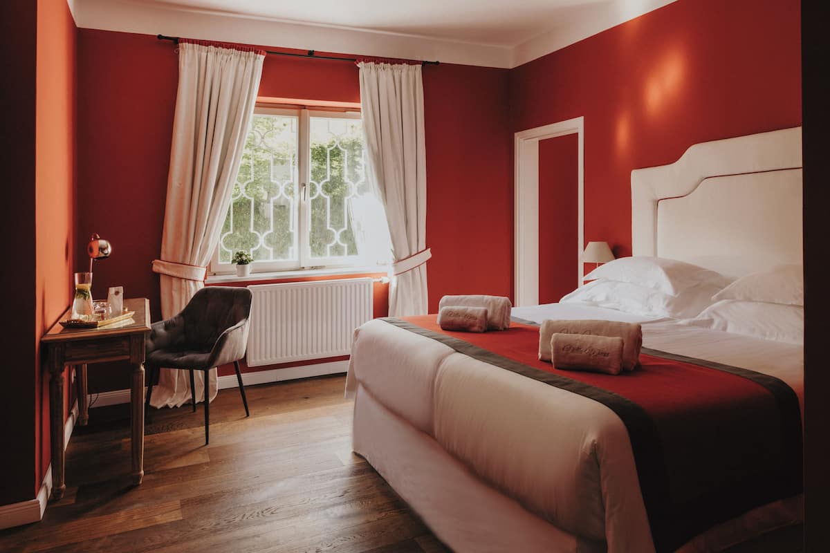 Comfort suite, 1 slaapkamer, uitzicht op tuin | 12 slaapkamers, een bureau, een laptopwerkplek, gratis babybedden